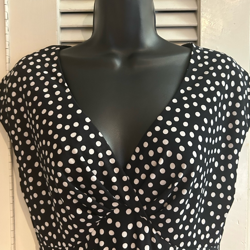Jones Wear polka dot dress, sizer 10. - Picture 3 of 8